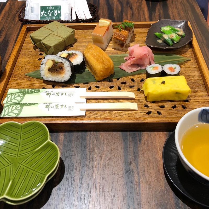 柿の葉すし(柿の葉すし本舗たなか 奈良ショップ)