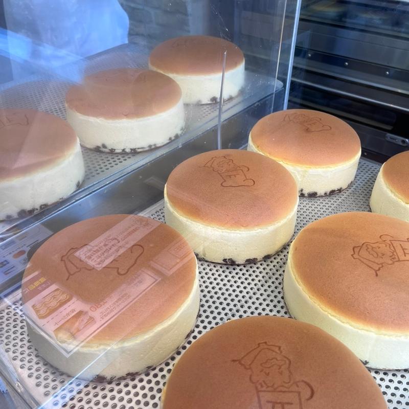 チーズケーキ(りくろーおじさんの店 北区長柄店)