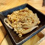 れんこんと納豆のキンピラ(大衆酒場 チャン栓チャン)