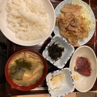 豚肉生姜焼き定食(日本料理居酒屋かぶき 神田駅北口店)