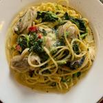 牡蠣とほうれん草のクリームパスタ(イタリアンマンマのスパゲティきゃべつ)