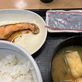鮭定食(なか卯 梅田太融寺店 （なかう）)