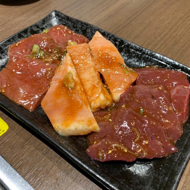 ホルモン3点盛り(焼肉一誠)