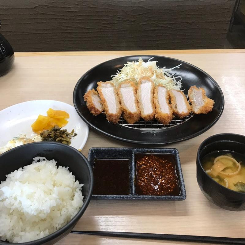 特選ロースカツ定食(とんかつ きんのつる 大野城本店)