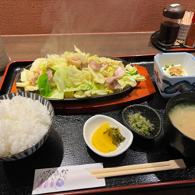 鶏鉄板定食(いろりのお店 吉むら)