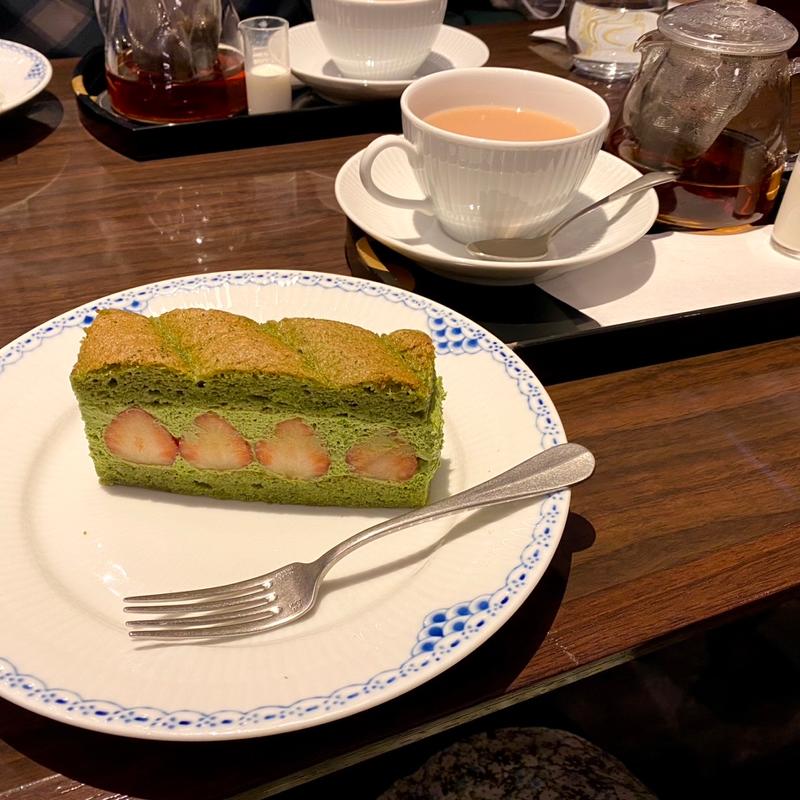 「苺と抹茶のダックワーズ」ケーキセット(神乃珈琲 心斎橋店)