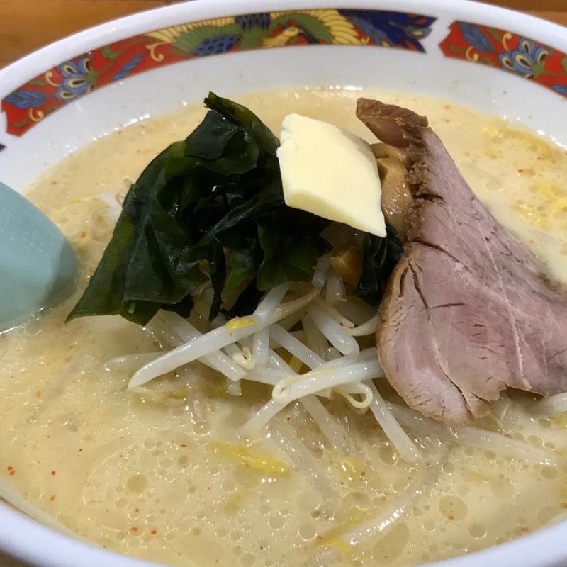 味噌バター牛乳ラーメン(味の札幌 浅利)