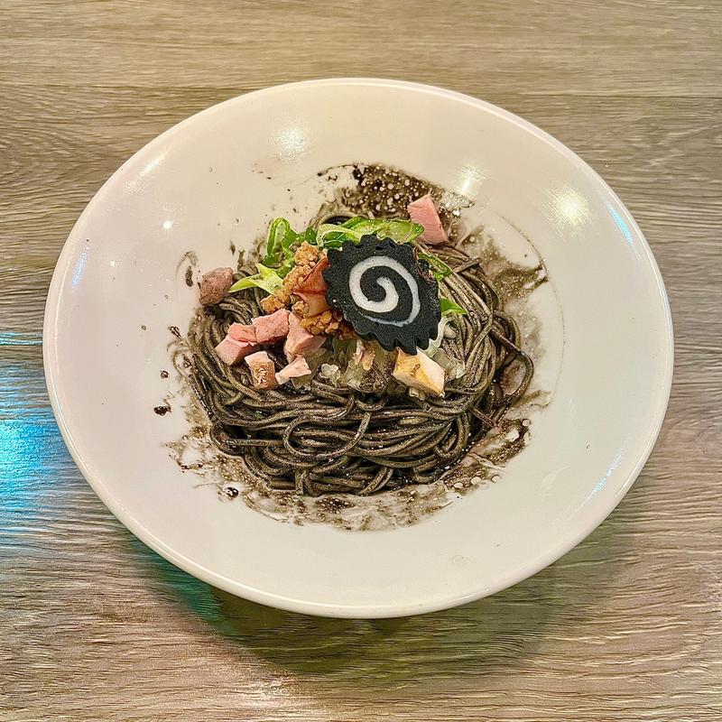 イカ墨の和え玉(ラァメン コハク)
