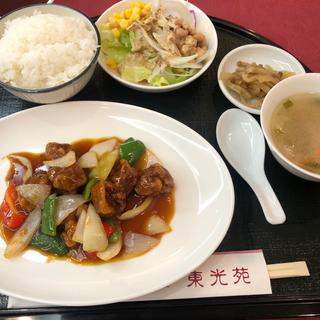 黒酢豚定食(東光苑)