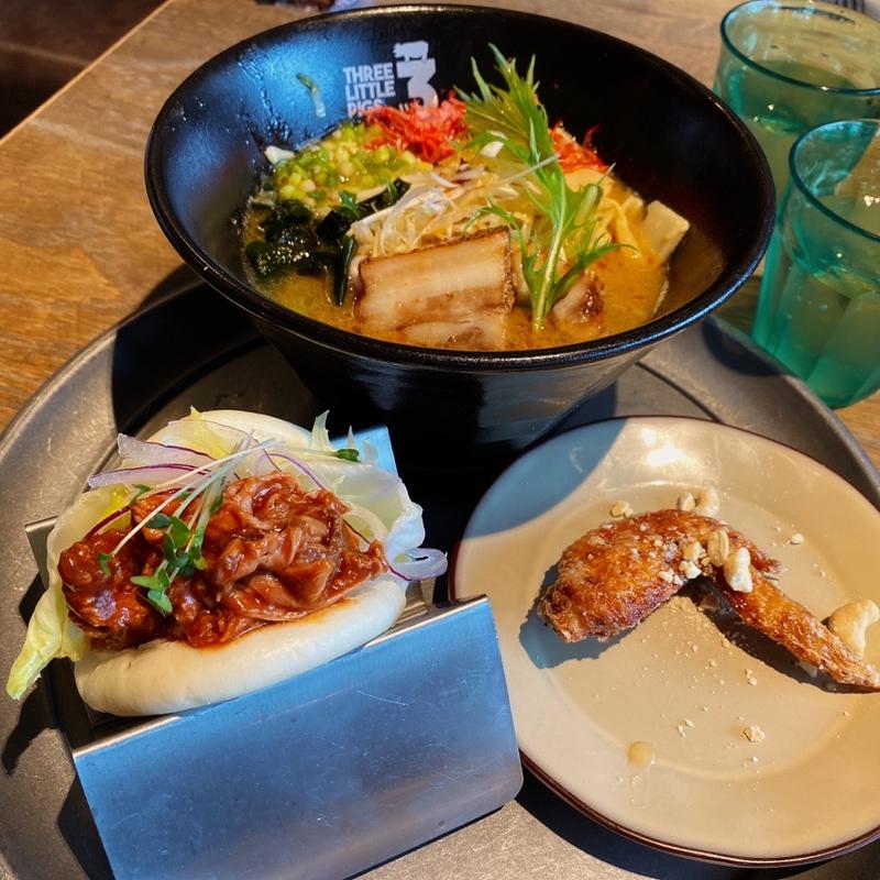 (スリーリトルピッグス)