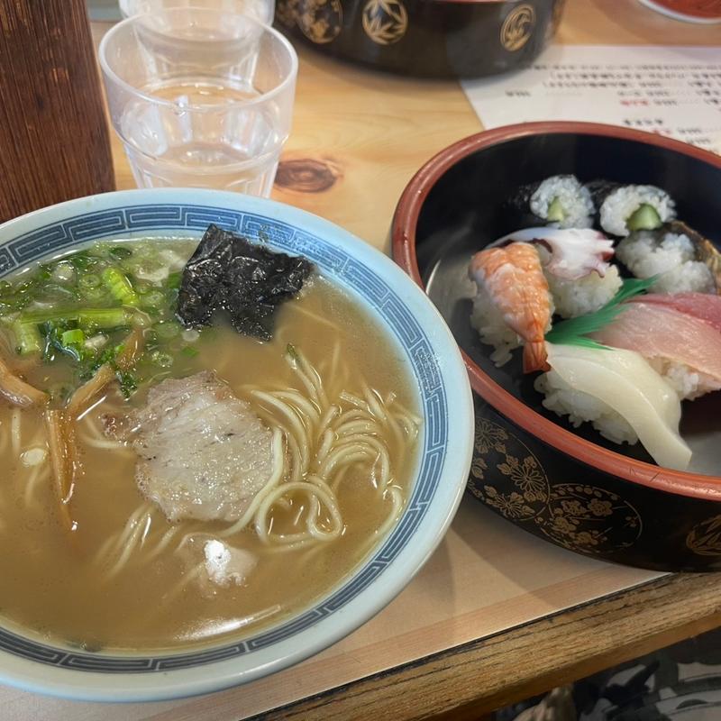 寿司セット(お食事処　寿し義 )