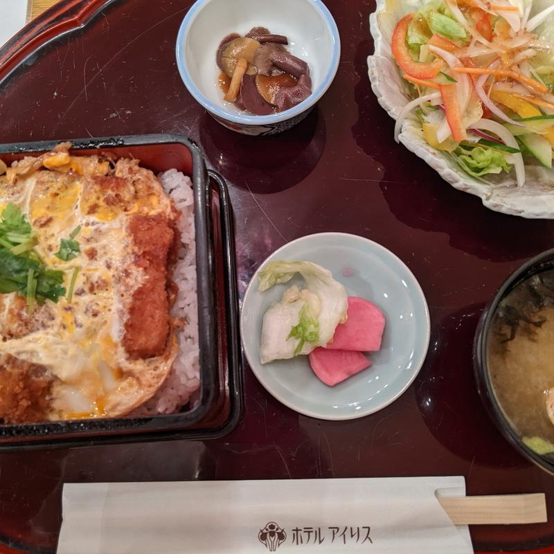 カツ丼(ホテルアイリス)