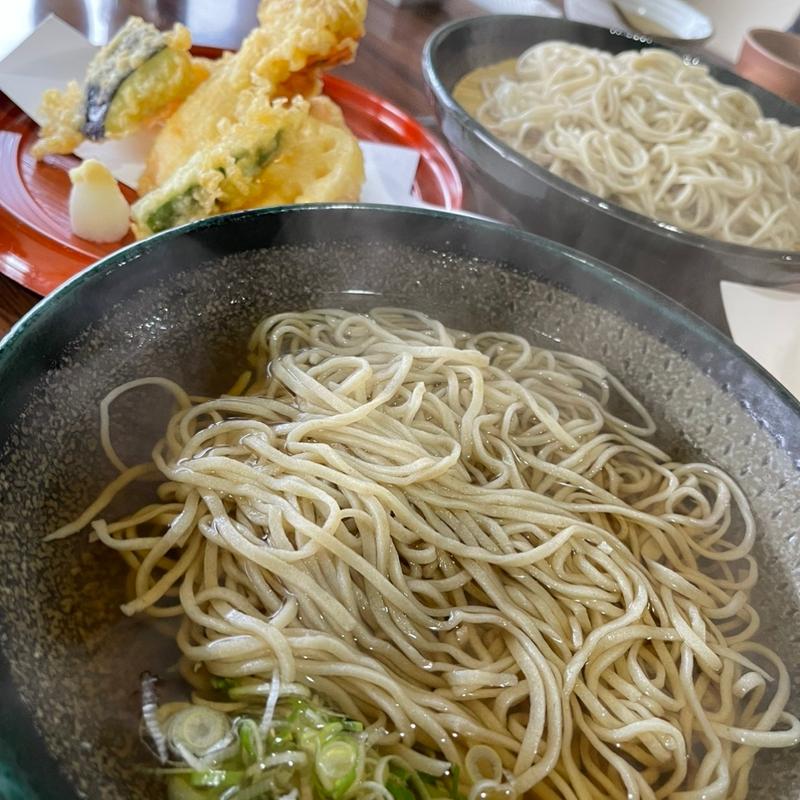 温かいお蕎麦と天麩羅盛り合わせ(仙寿庵)