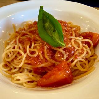 トマトとにんにくのスパゲッティ(ポポラマーマ 曳舟店)