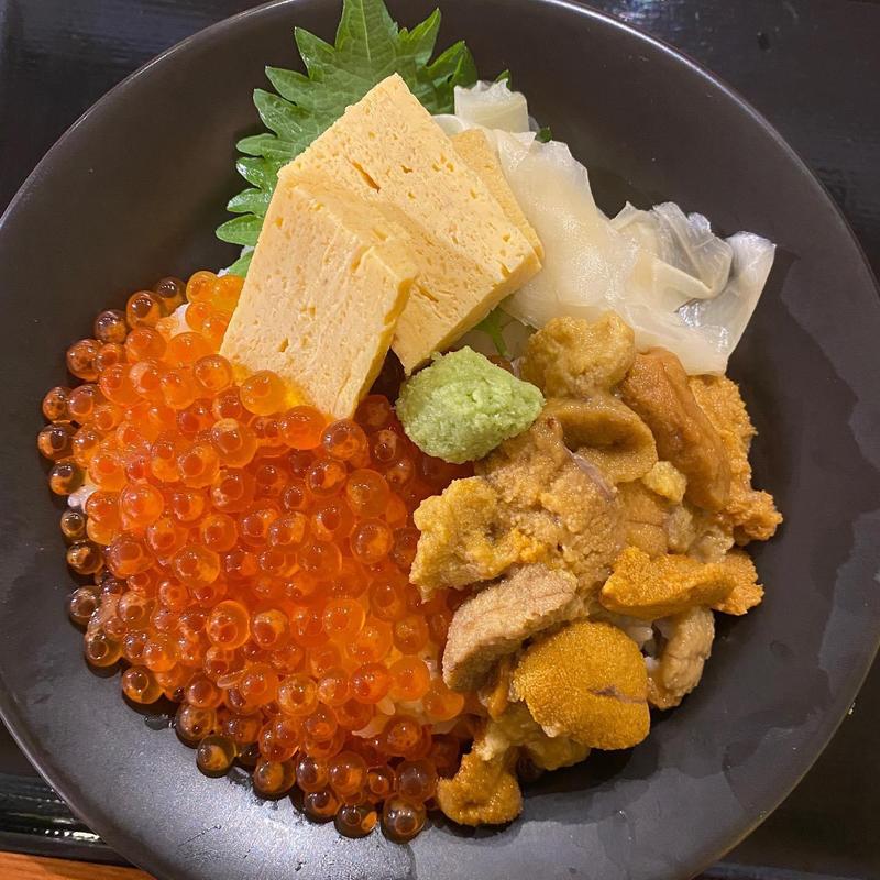 うにいくら丼(海さくら 蝦夷海（えぞうみ）‐EZOUMI‐)
