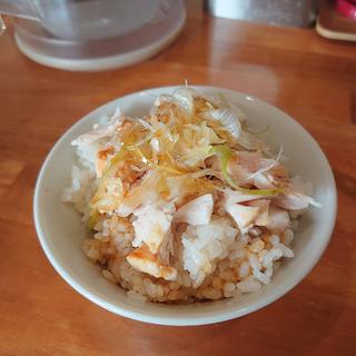 鶏ミニチャーシュー丼(中華そば 芳)