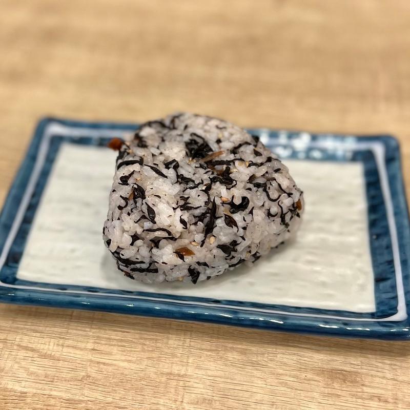 梅ひじきおにぎり(磯丸水産 札幌狸小路店)