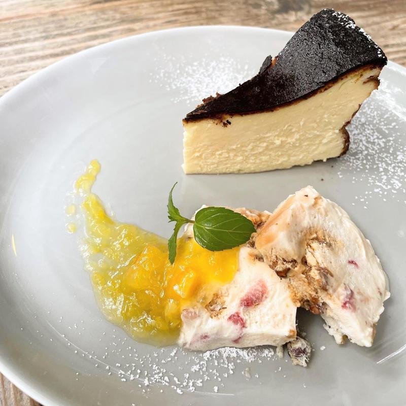 ガトーバスク&ヌガーグラッセプレート( TOLO COFFE&BAKERY(トロ コーヒーアンドベーカリー))