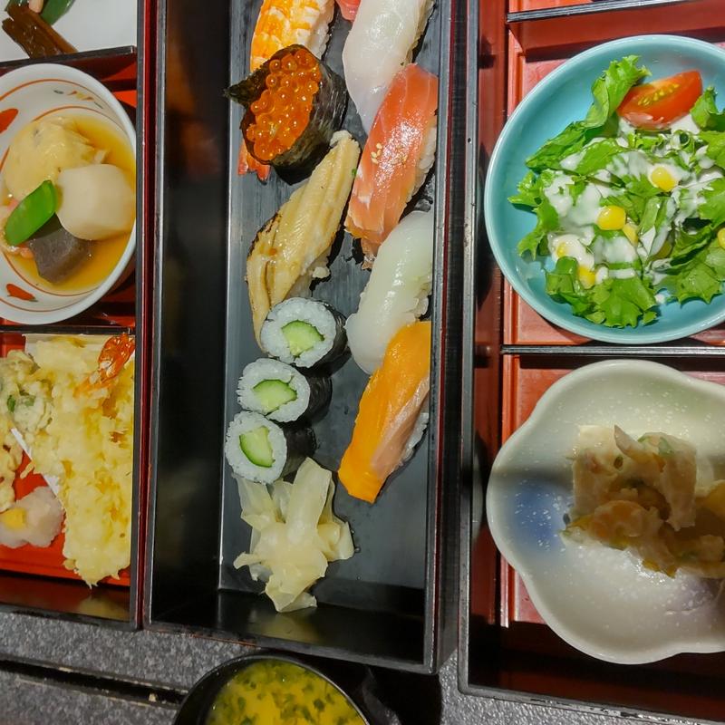 松花堂 三段重 はす(すしざんまい 奥の院)