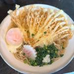 エノキダケの天ぷらと温玉の蕎麦