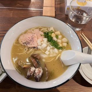 魚介白湯拉麺(らーめん大衆酒場 一富士)