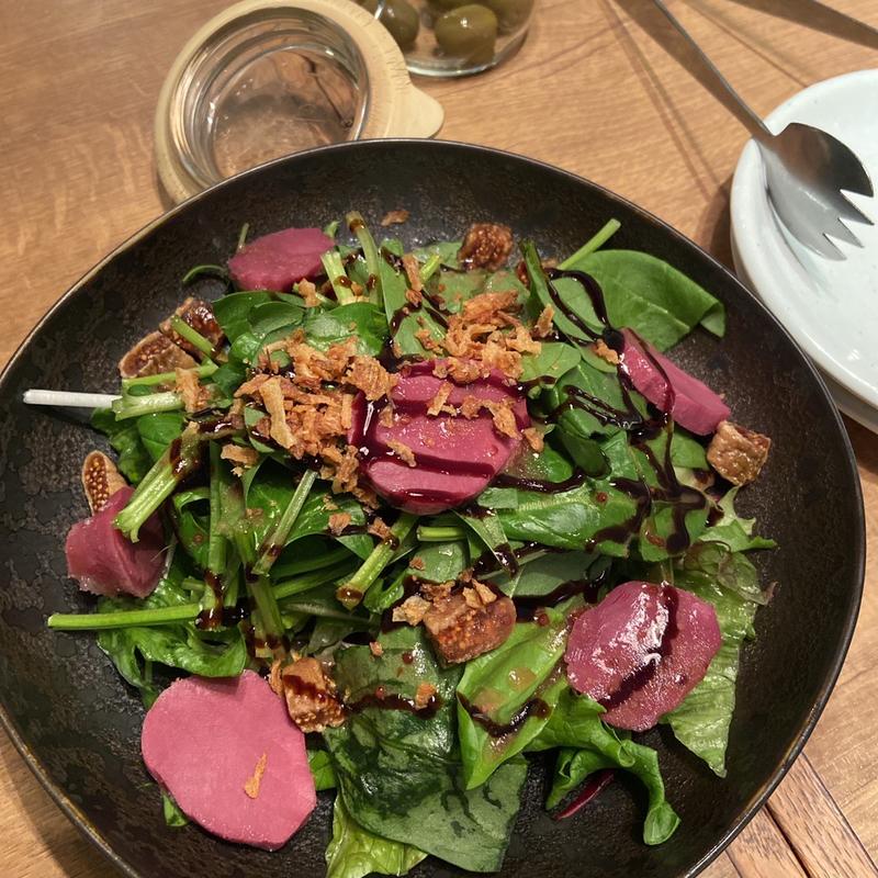 ほうれん草と砂肝コンフェいちじくサラダ(Source06)