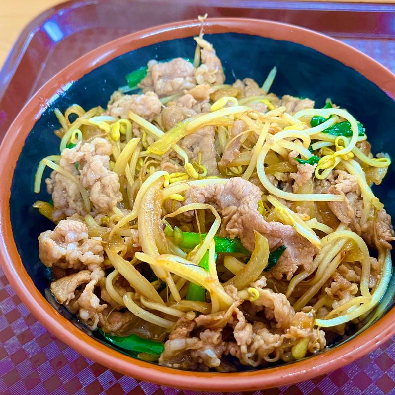牛肉スタミナ丼(キッチンポトス泡瀬店)