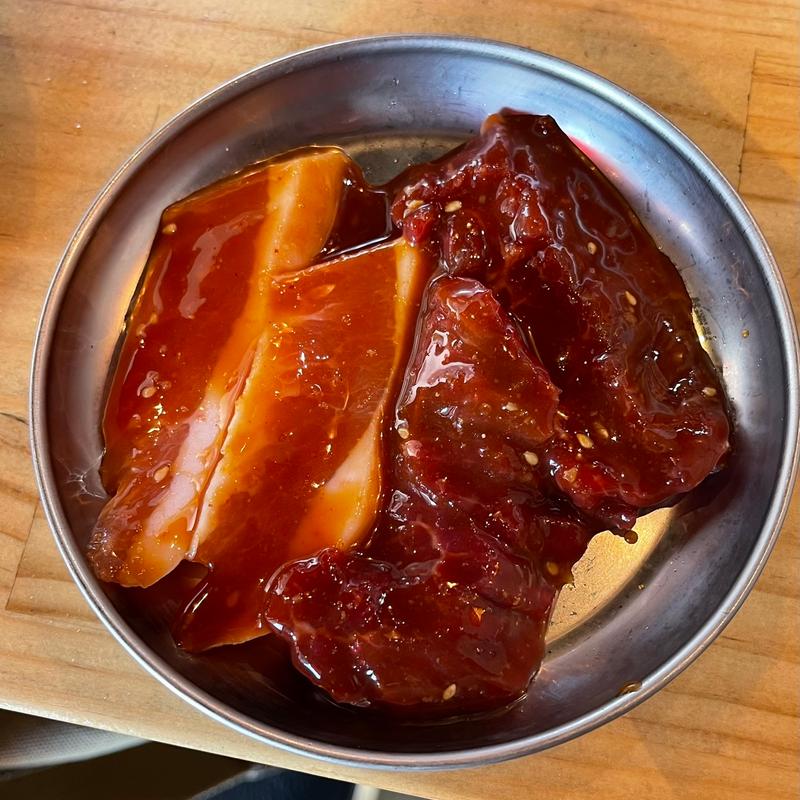 【友だち登録特典】タレハラミ豚とろプレゼント！(焼肉ホルモンまるよし精肉店 新福島店)