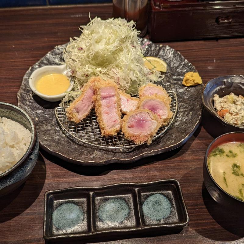 六御膳(とんかつ六(ろく))