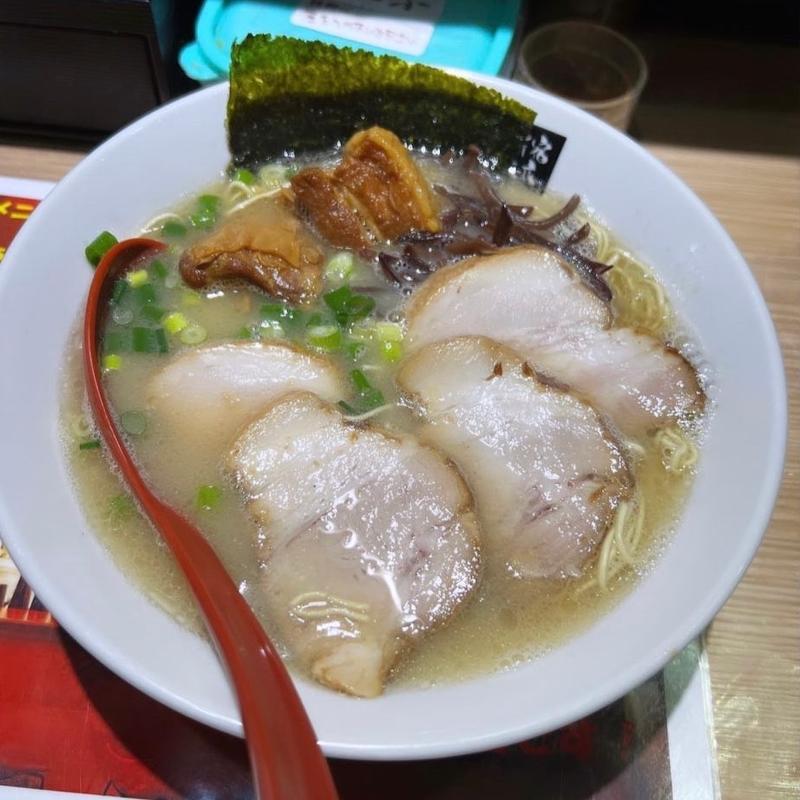 (博多とんこつラーメン 貴太郎)