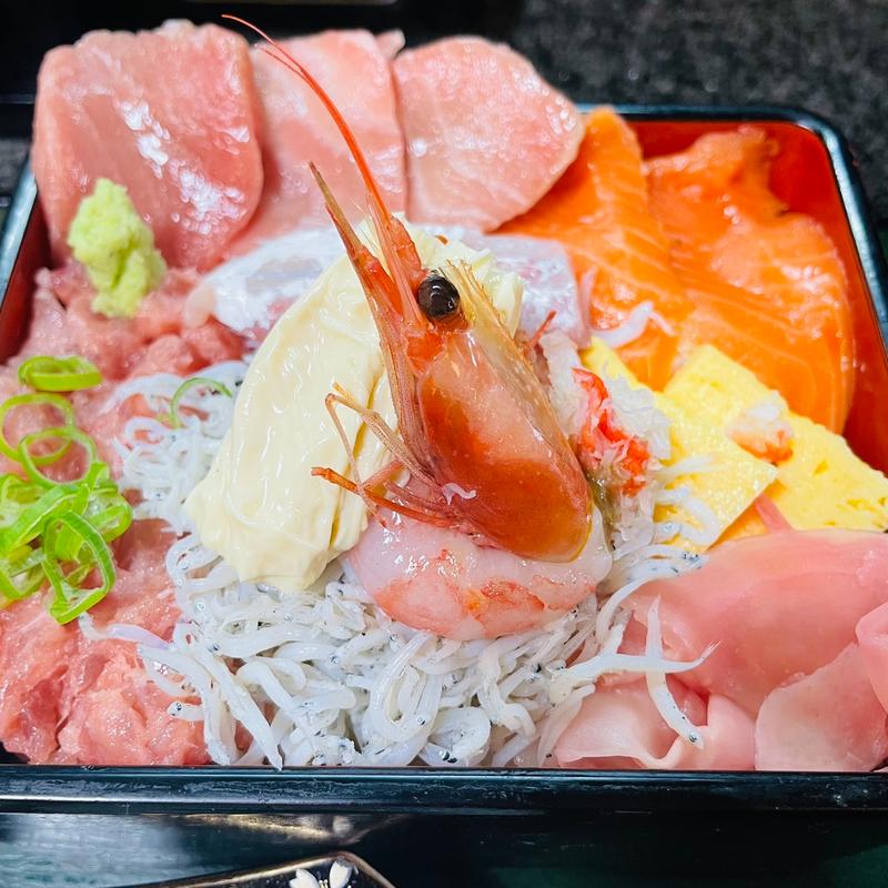 特製いっさちらし重(いっさ)