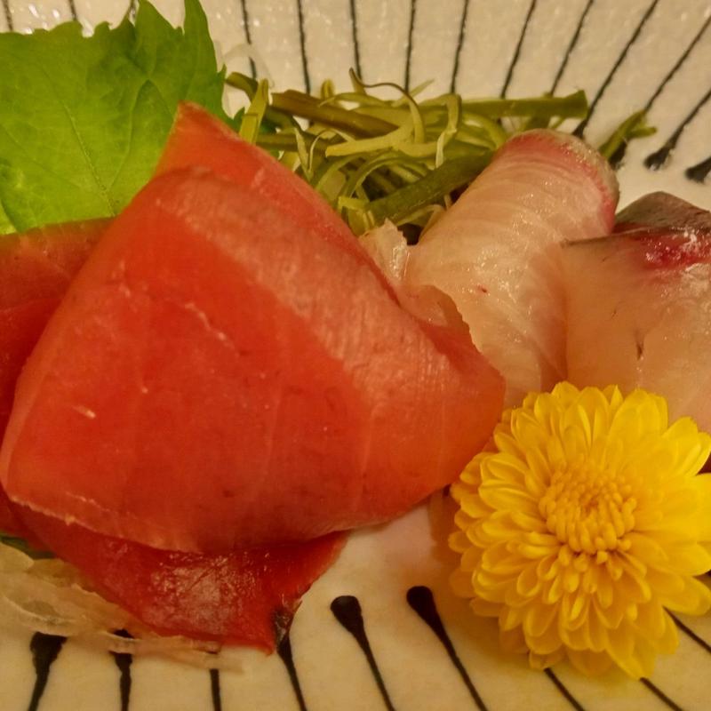 御造り。鮪、勘八、烏賊唐墨和え、妻一式(あづま荘)