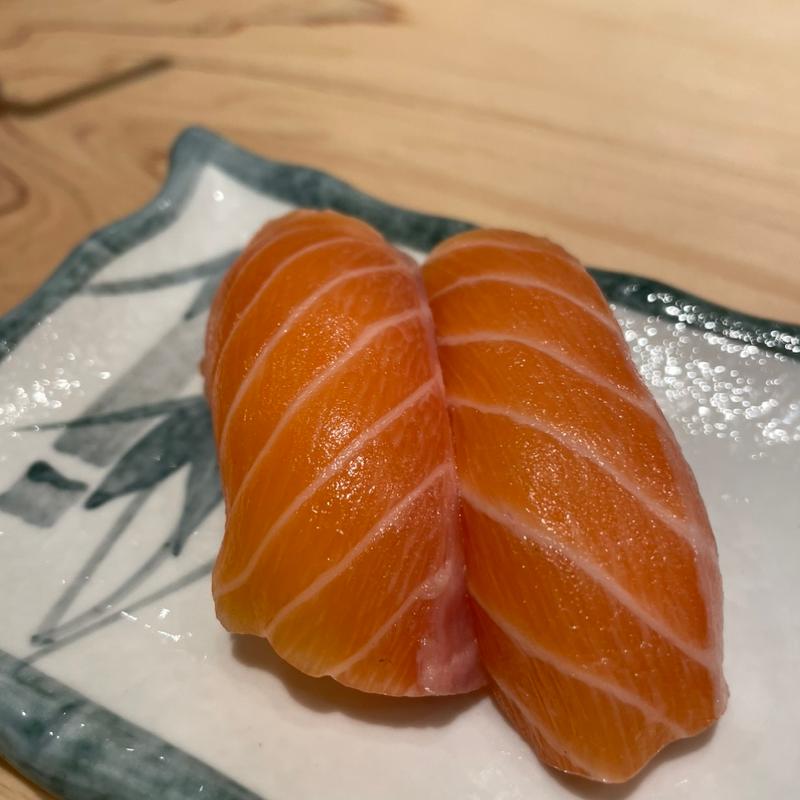 サーモン(すし酒場 さしす KITTE博多店)