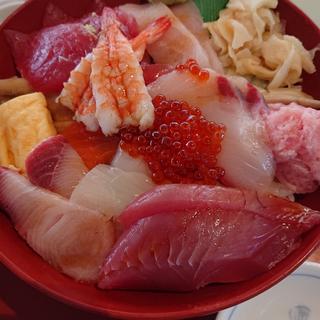 海鮮丼(シーフードレストラン うおっせ)