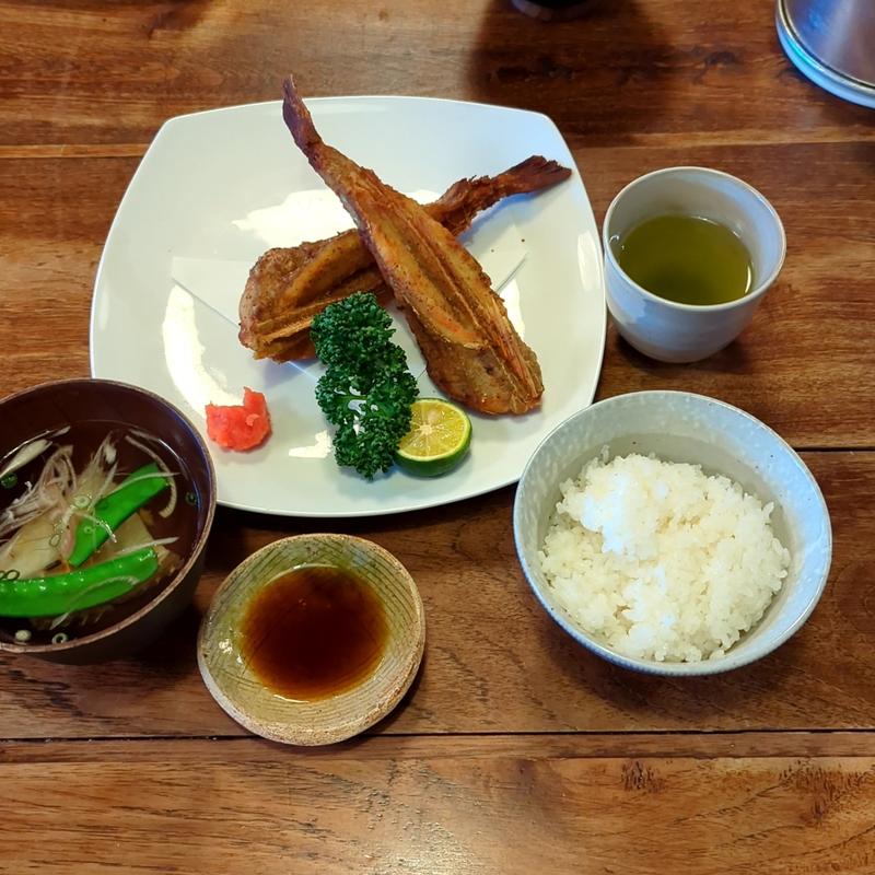 かながしらの唐揚げ定食(山文魚)