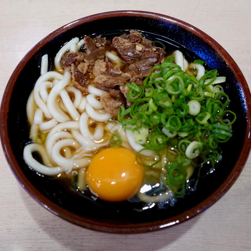 肉うどん+生玉子(京橋うどん)