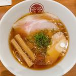 鶏醤油らぁ麺(らぁ麺とうひち)