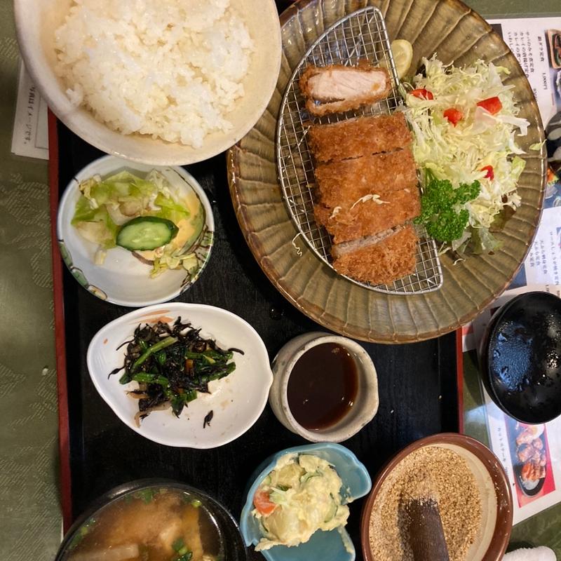 熟成ロースカツ定食(はなかご)