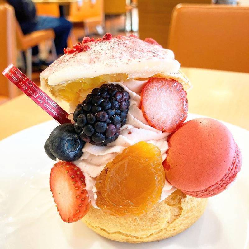 ストロベリーシュークリーム(トリアノン洋菓子店 高円寺本店)