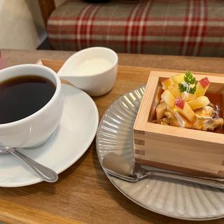 塩キャラメルリンゴティラミス(KAYA cafe 中崎町店)