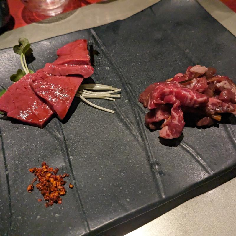 ハツ刺身、肉の松前漬け(誦月)