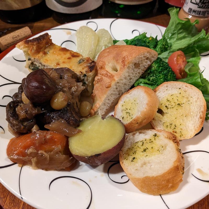 鹿、キッシュ、サラダ、シルクスィート(狸穴)