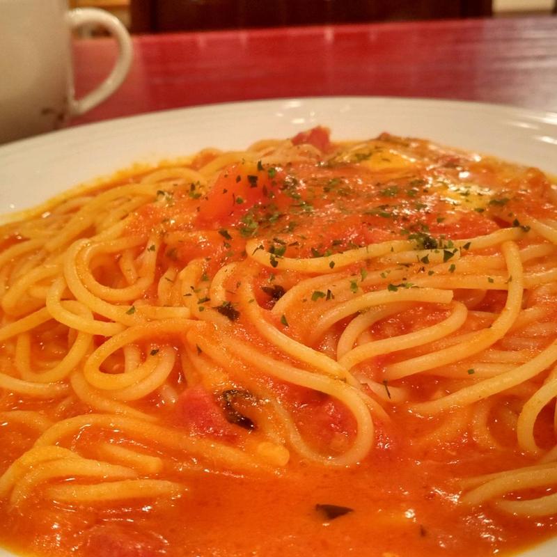 トマトとモッツァレラチーズのパスタ(カランドリエ )