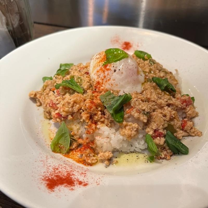 ガパオライス(コムギラボ ピッツァ&手打ちパスタ)