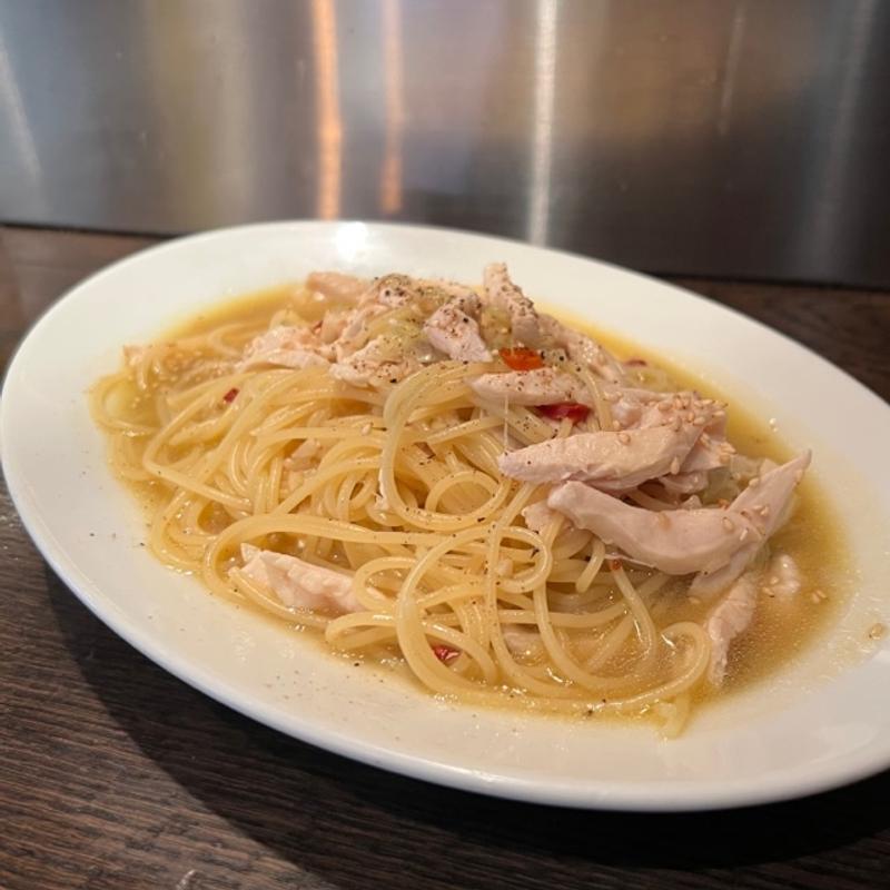 鶏肉とネギの和風パスタ(コムギラボ ピッツァ&手打ちパスタ)