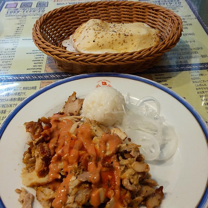 Ａセットケバブセット（日替わり鶏肉牛焼肉削ぎ切り）(ボスボラス ハサン)