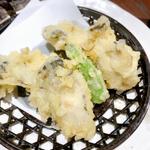 牡蠣の天ぷら(かき小屋 豊丸水産 広島本通り店)