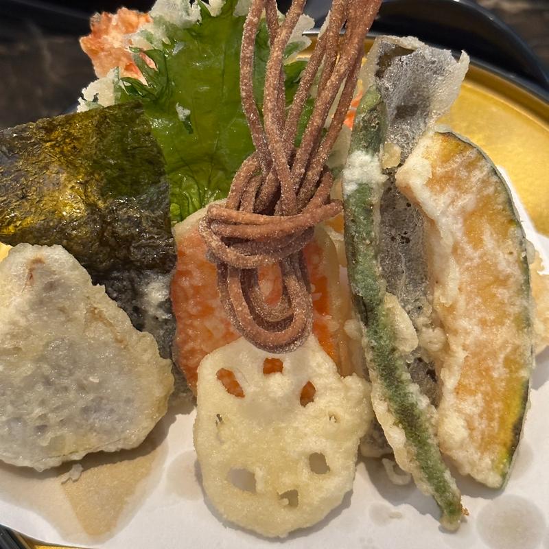 天ざるそばの天ぷら(関ヶ原 そば処幸山)