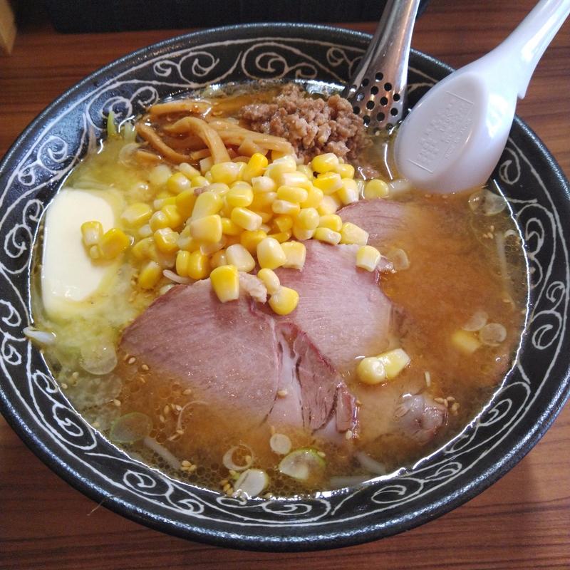 バターコーンチャーシュー味噌ラーメン(あたみ屋)