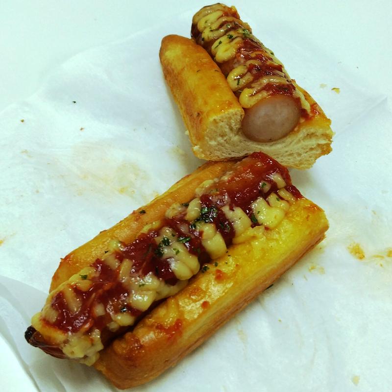 あらびきビッグフランク(イオン仙台店 フードコート内ベーカリーカフェ)